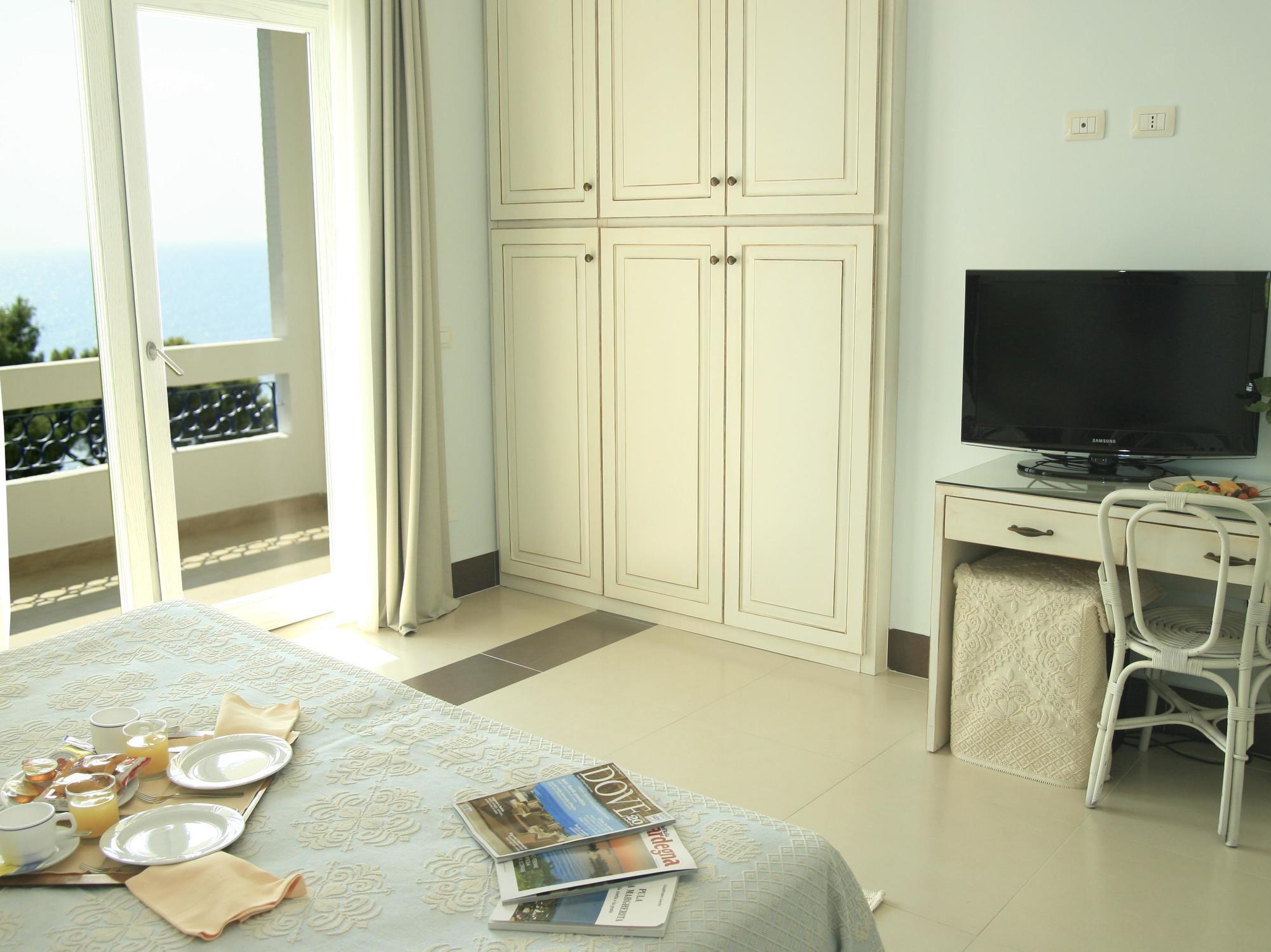 Abamar Hotel Santa Margherita di Pula Esterno foto