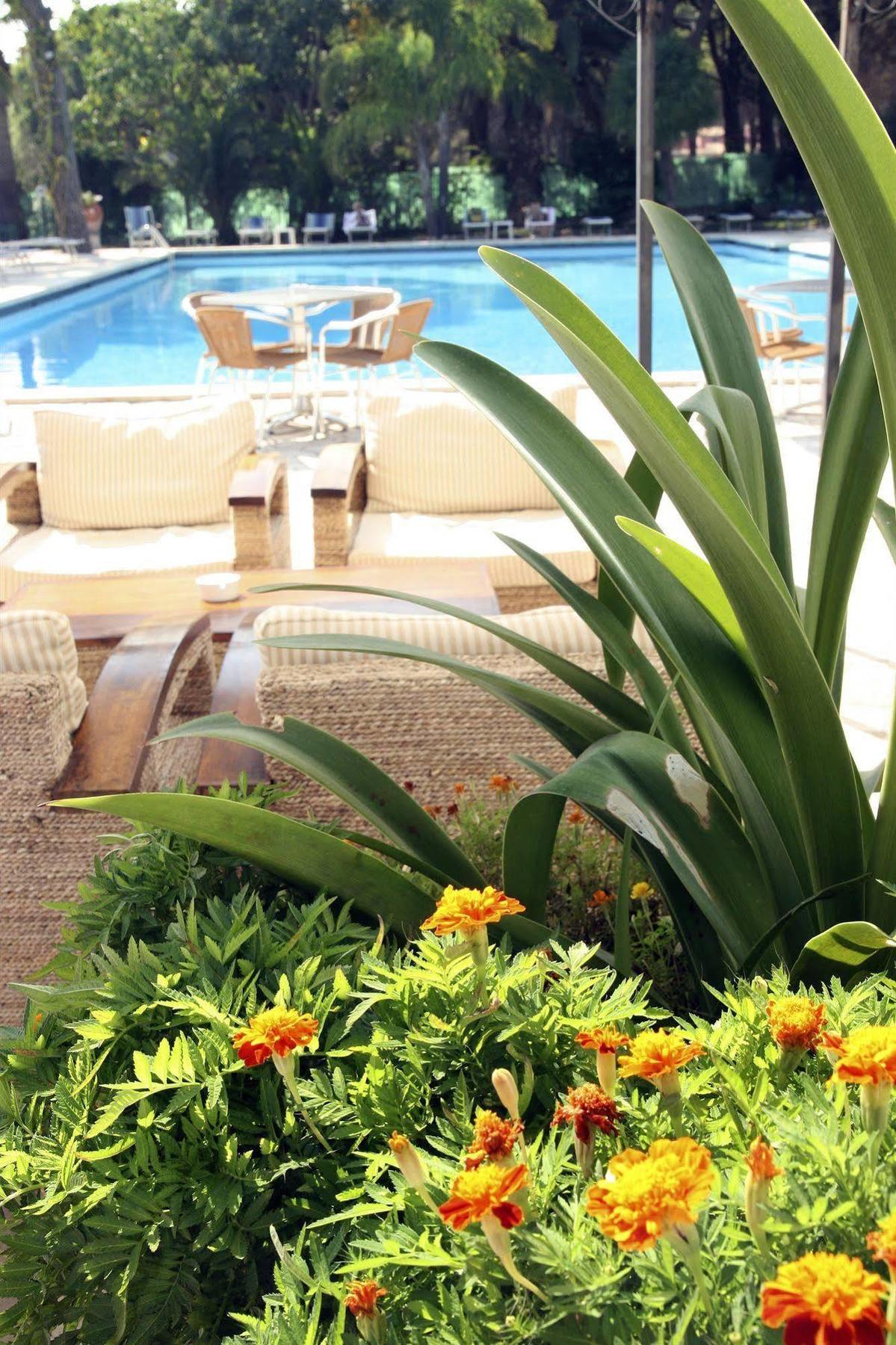 Abamar Hotel Santa Margherita di Pula Esterno foto