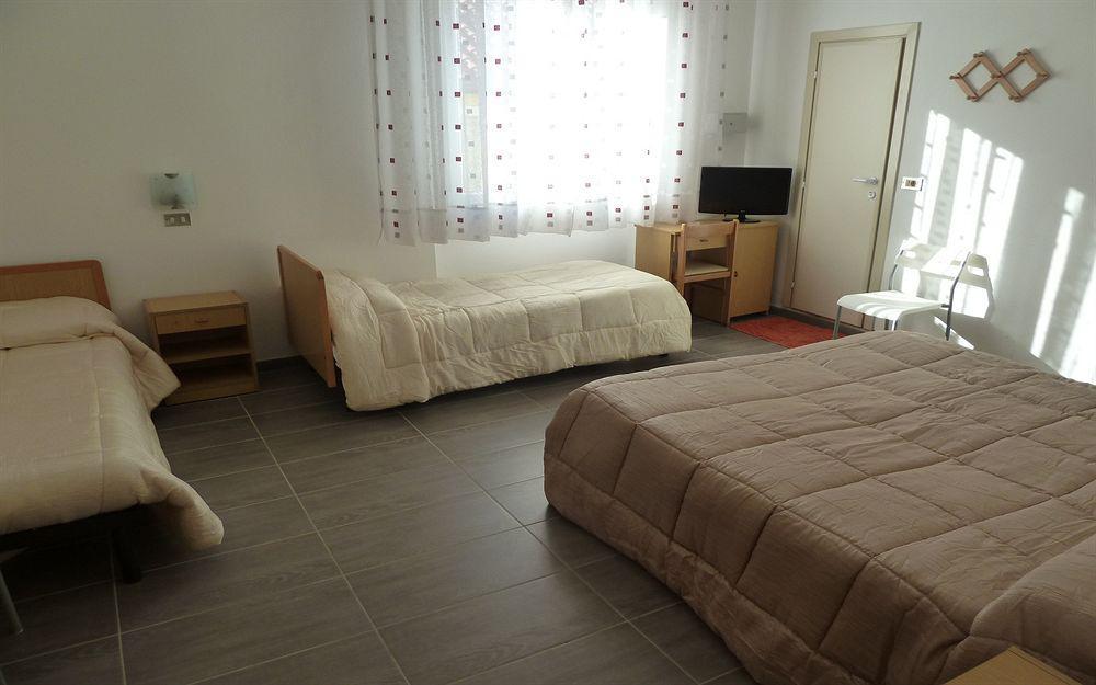 Abamar Hotel Santa Margherita di Pula Esterno foto
