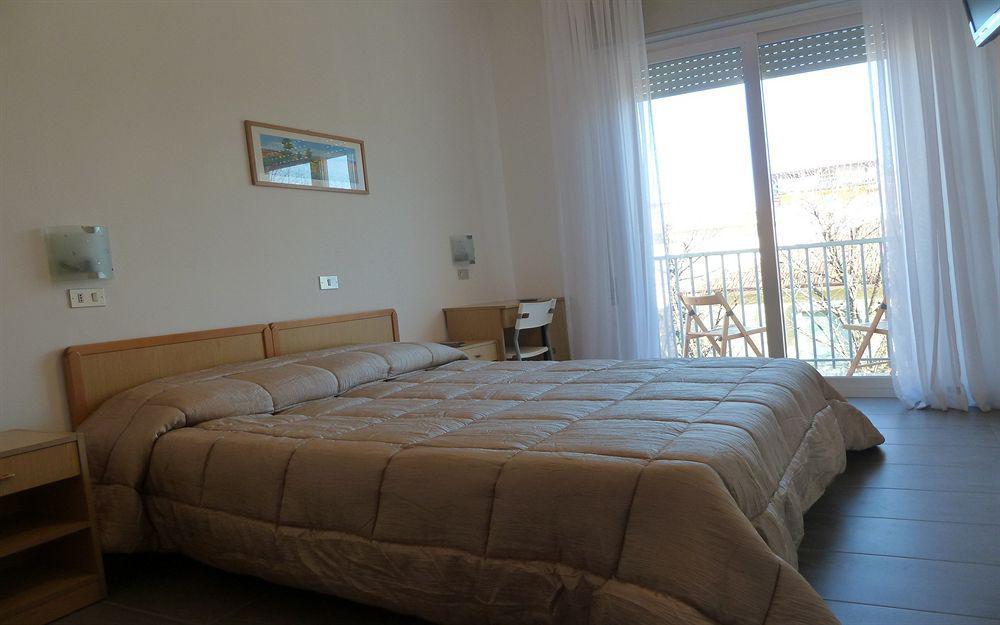 Abamar Hotel Santa Margherita di Pula Esterno foto