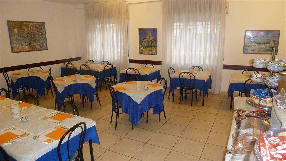 Abamar Hotel Santa Margherita di Pula Esterno foto
